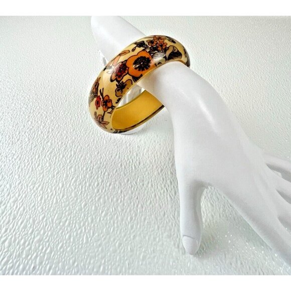 Vintage Boho Chic Classic Retro Floral Patterned Lucite Bangle Bracelet - Picture 1 of 7